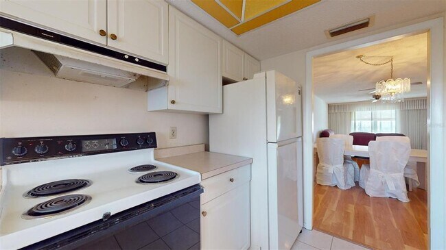 Building Photo - 3432 Lake Bayshore Dr