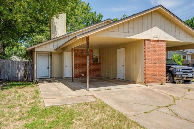 Primary Photo - 6900 Branchwood Dr