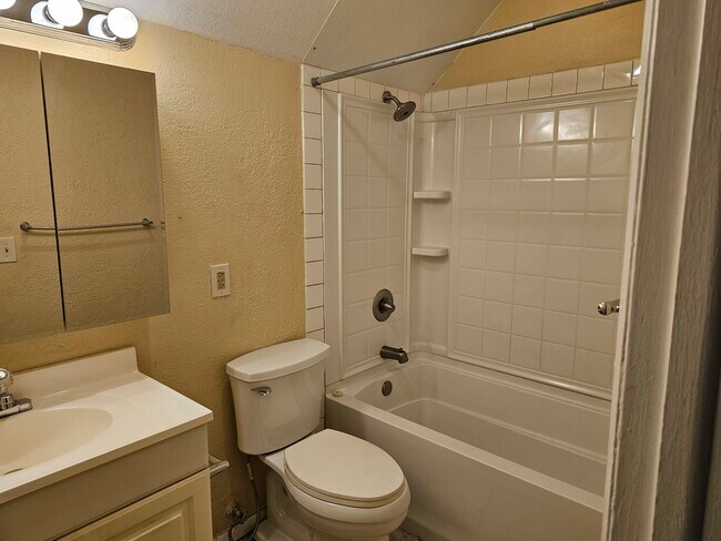 Building Photo - 3965 Stonedike Dr