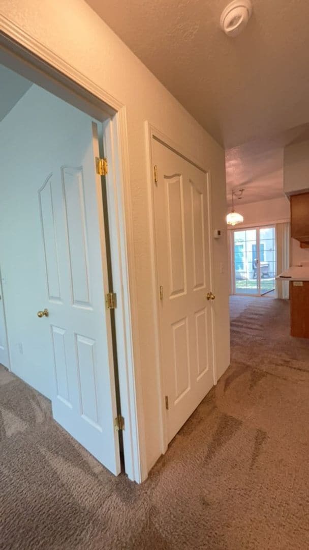 Building Photo - 3 Bedroom 2 Bath Downstairs Apartment