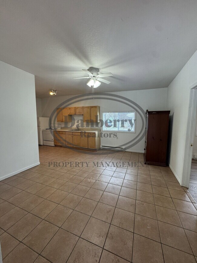 Building Photo - 600 South St