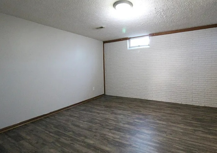 Building Photo - 2649 Sandbury Blvd