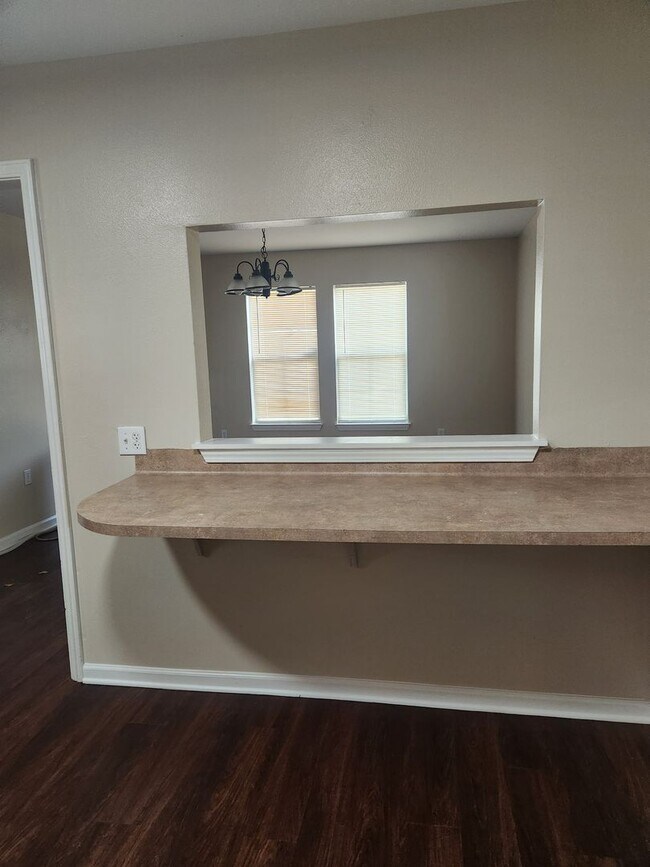 Building Photo - 5563 Banyan Ct