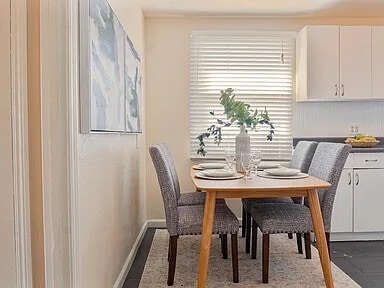 Building Photo - 40 La Cruz Ave