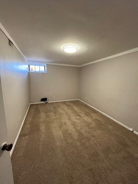 Building Photo - 6401 Fifth Ave