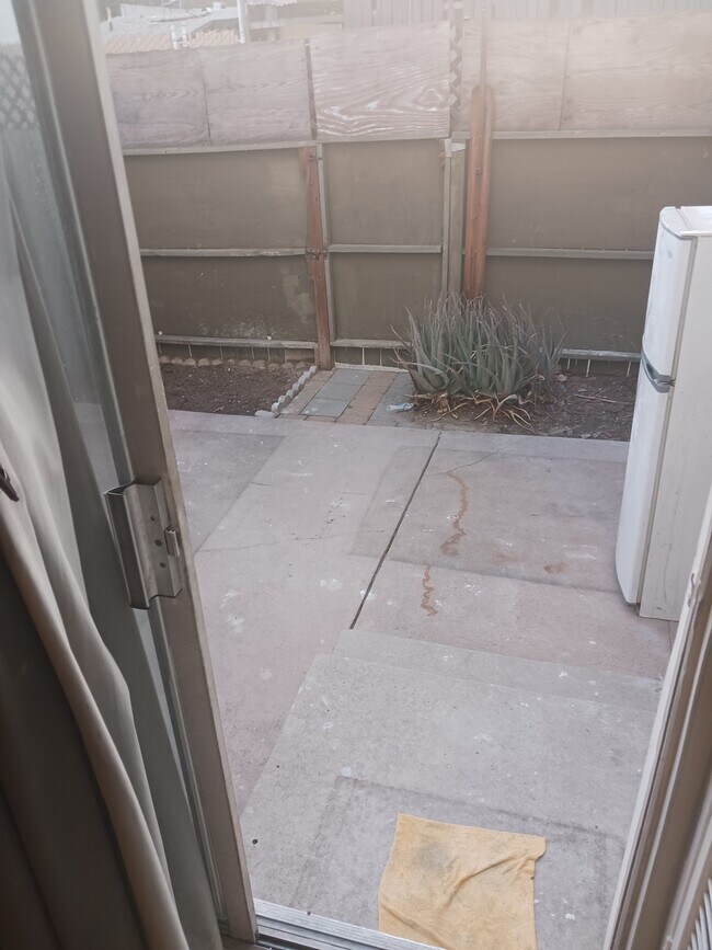 Building Photo - 10946 Otsego St