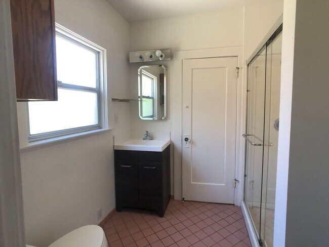 Building Photo - Classic Craftsman Style Home