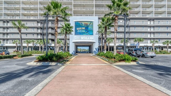 Building Photo - 9860 S Thomas Dr