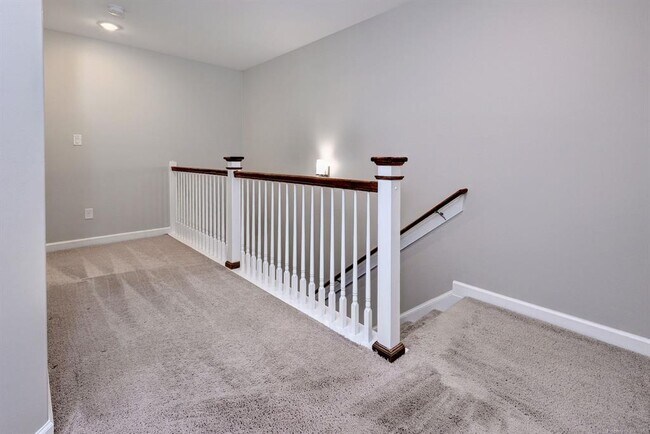 Building Photo - 107 Bicameral Ln