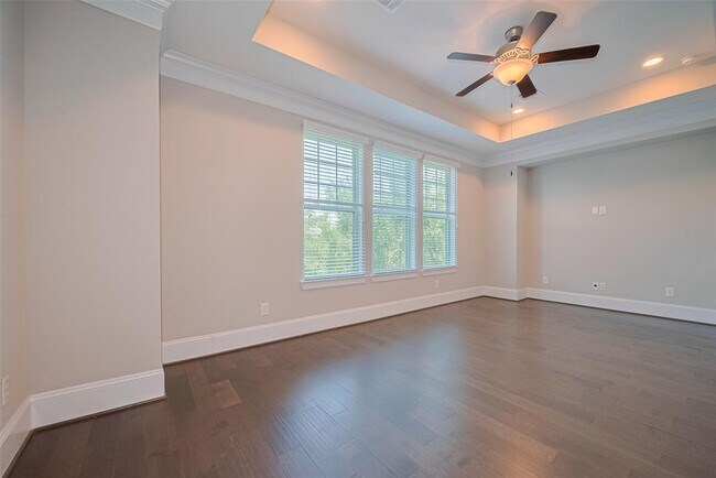 Building Photo - 11007 Acorn Falls Dr
