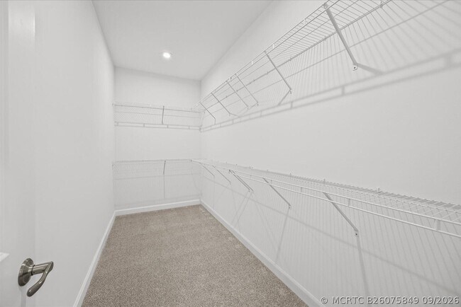 Building Photo - 9982 SW Torquay Dr