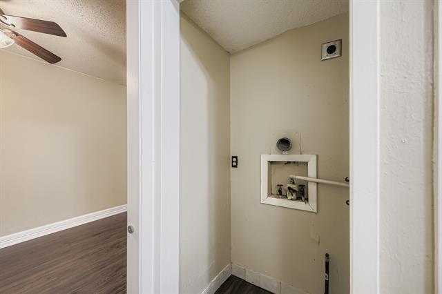 Building Photo - 214 Austin St