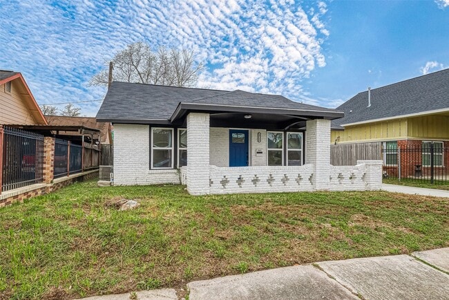 Building Photo - 4726 Pease St