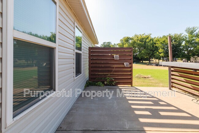 Building Photo - 1809 West Antler Way