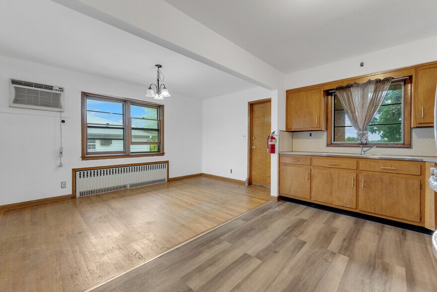 Building Photo - 480 N Midland Ave