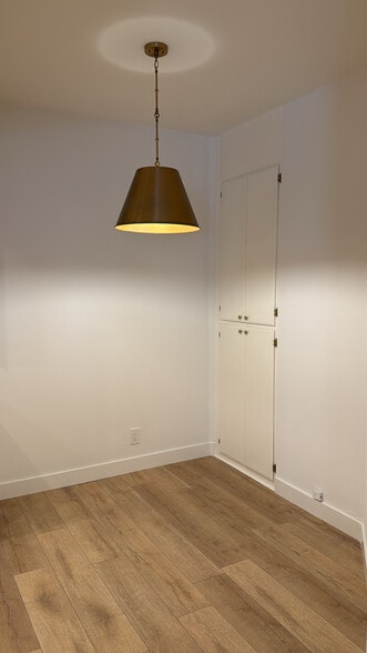 Nook area - 10021 Tabor St