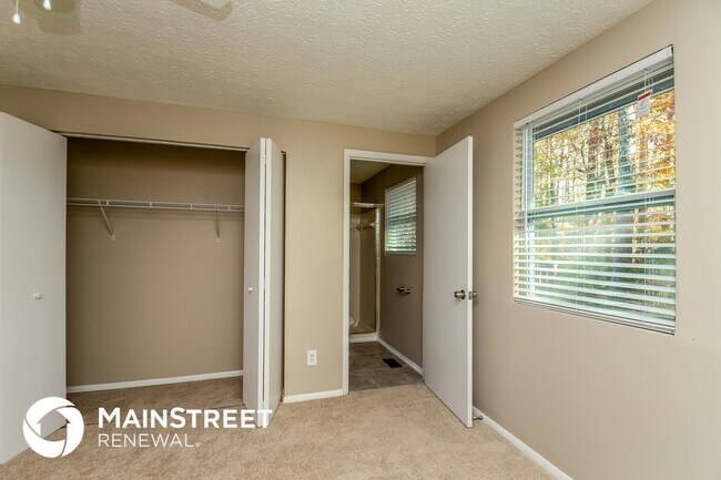 Building Photo - 4815 White Oak Trail