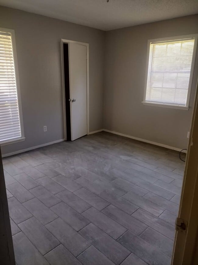 Building Photo - 8322 El Cerrito Dr