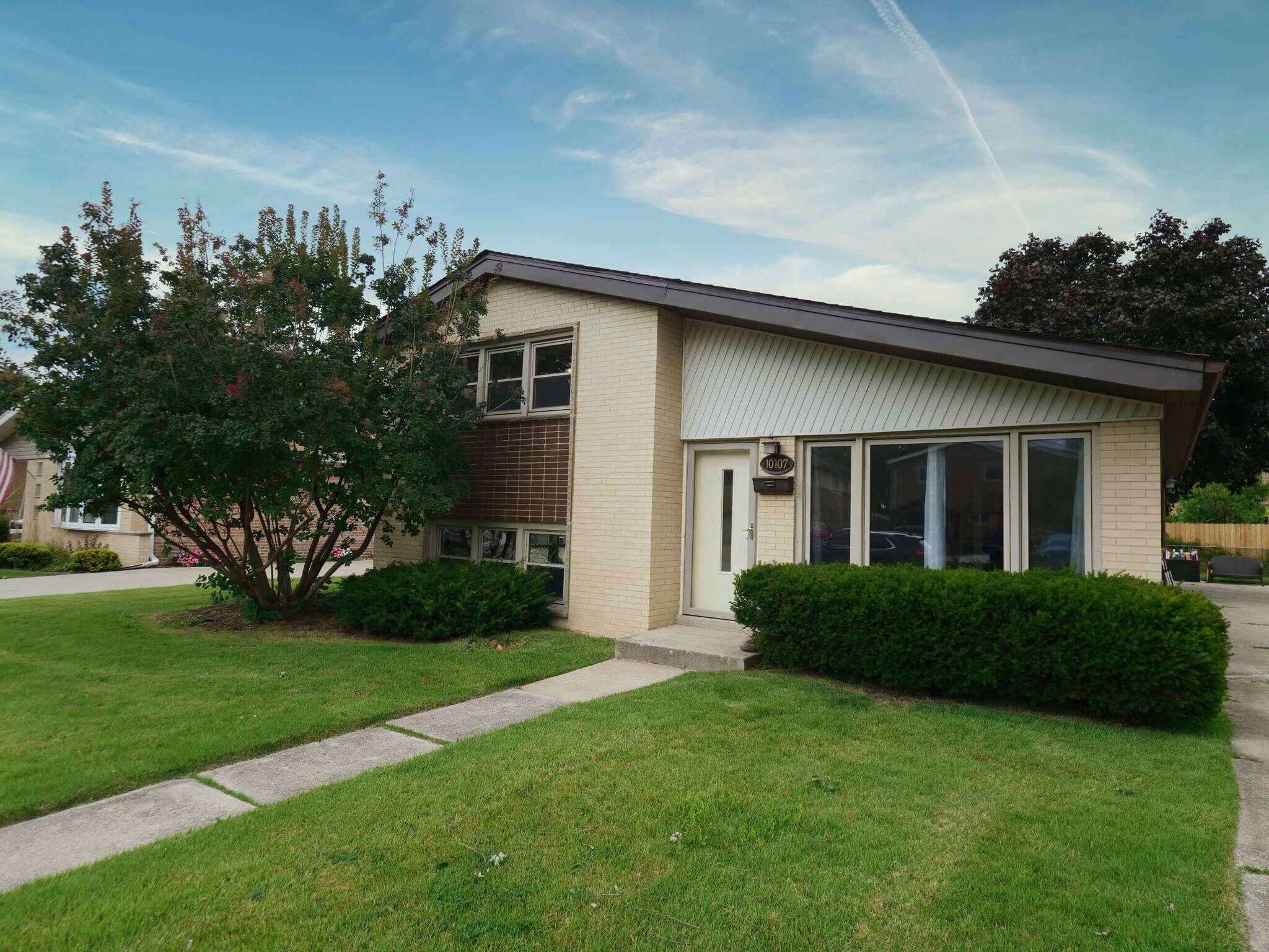 Building Photo - 10107 Lawrence Ct