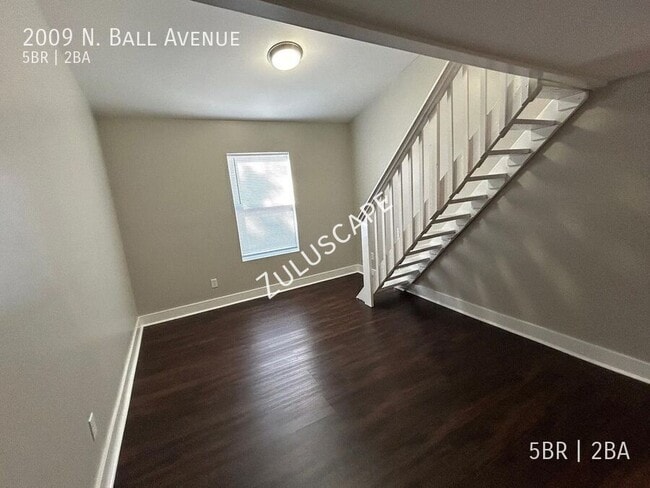 Building Photo - 2009 N Ball Ave