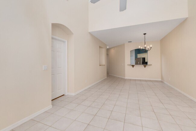 Building Photo - 308 Espana Ct