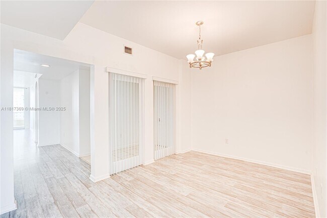Building Photo - 3340 NE 190th St