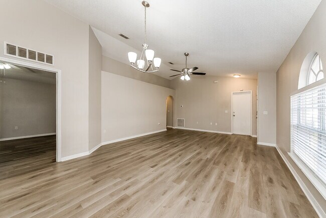 Building Photo - 1023 Brenton Leaf Dr