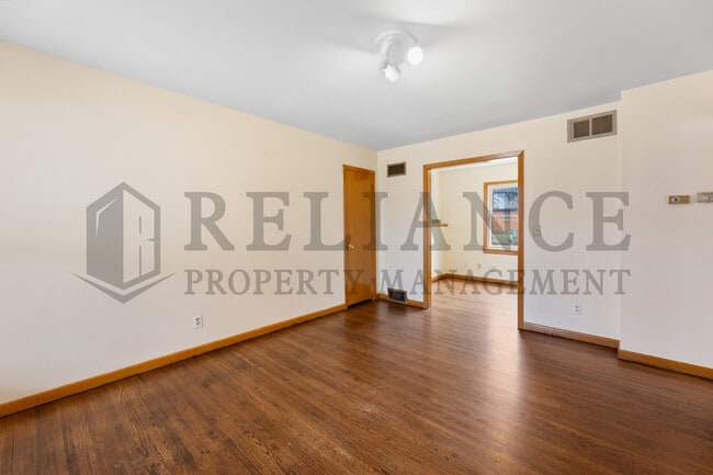 Building Photo - 1106 Inverness Dr