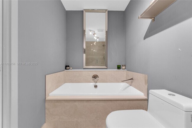 Building Photo - 488 NE 18th St