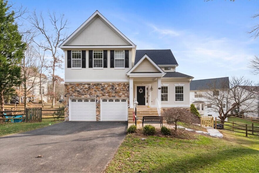 Building Photo - 47516 Anchorage Cir