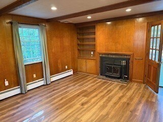 Building Photo - 27 Lincoln Cir W