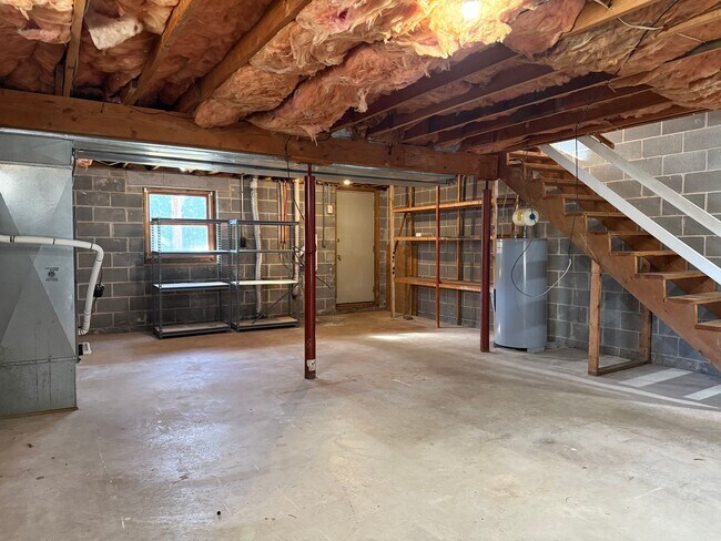 Building Photo - 110-112 Fridy St.