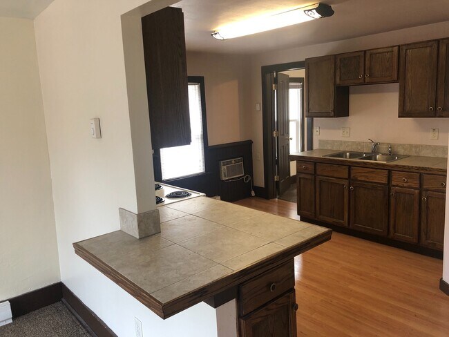 Building Photo - 1749 N Franklin Pl