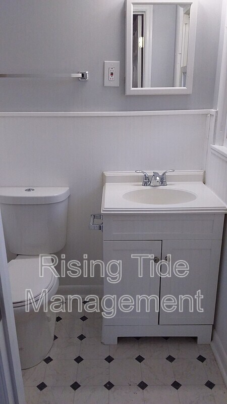 Building Photo - 948 Hickory Dr