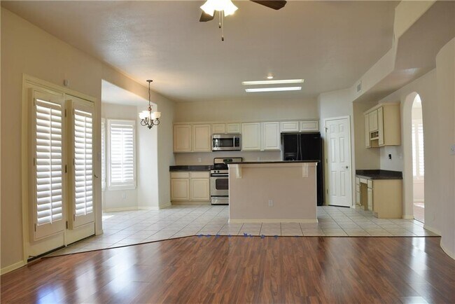 Building Photo - 6332 Franklin Vista Dr