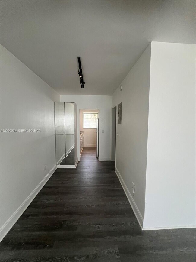 Building Photo - 7720 Harding Ave