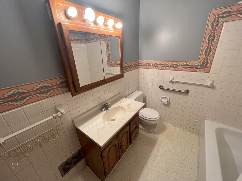 Building Photo - 4041 18th Ave NW