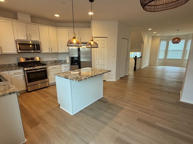 Building Photo - 4424 Monroe Ct