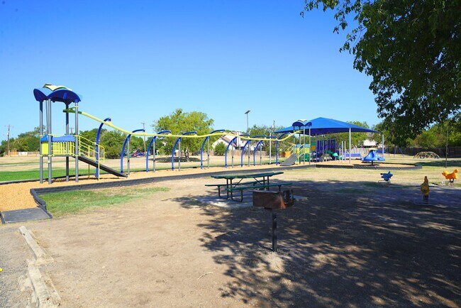 Building Photo - Great Home Near Randolph AFB - Realtor Com...