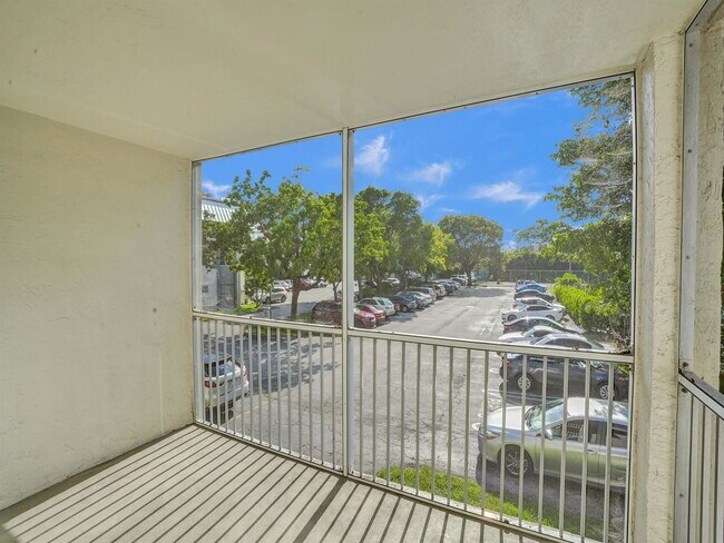 Building Photo - 3000 Riverside Dr