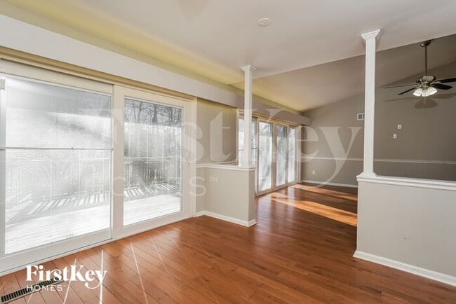Building Photo - 1302 Westridge Rd