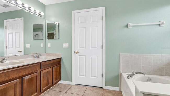 Building Photo - 10213 Dolce Vista Dr NE