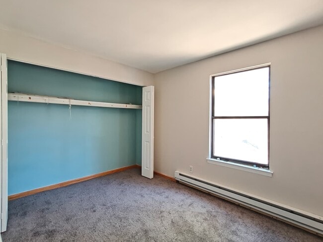 Building Photo - 906 Bromley Estate