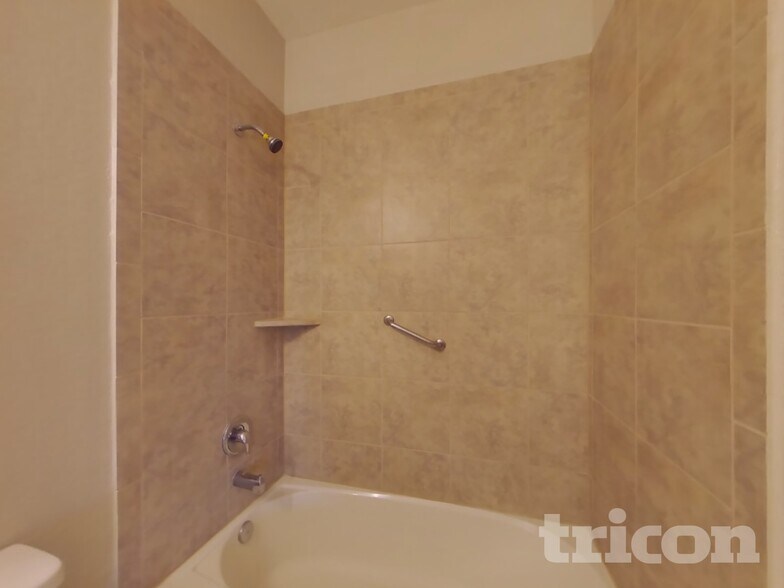 Building Photo - 10823 Spring Brook Pass Dr