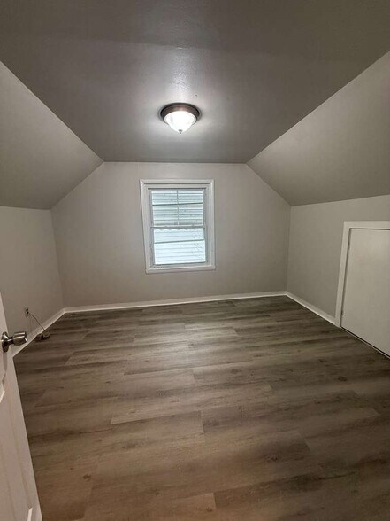 Building Photo - 27190 Zeman Ave