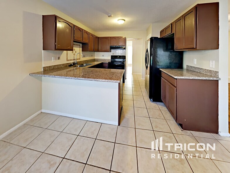 Building Photo - 6801 Castile De Oro