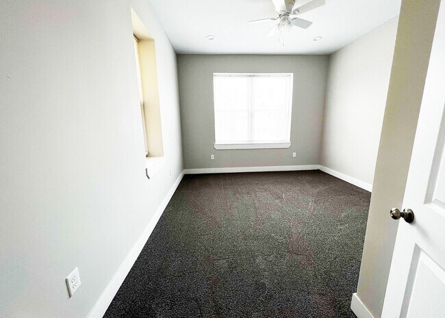 Building Photo - 3216 Bishop St