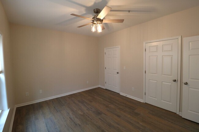 Building Photo - 6901 Hanesbrook Cir