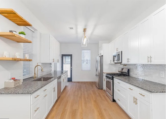 Building Photo - Snyder