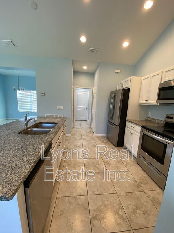 Building Photo - 18235 Eau Gallie Cir